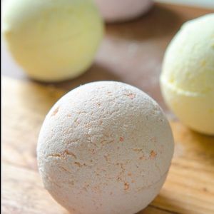 Moisturizing Bath Bombs